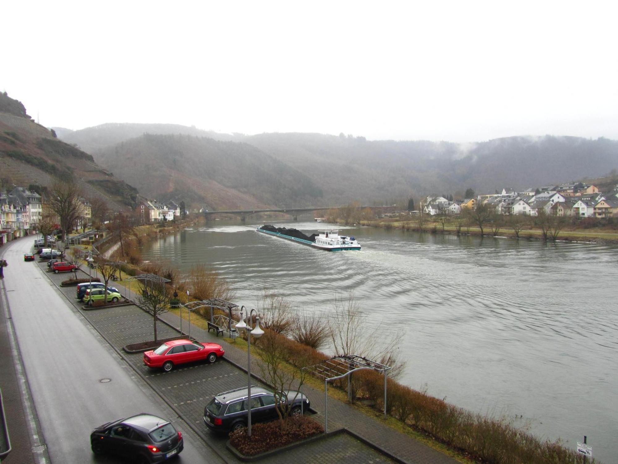 Апартаменты Mosel Panorama Целль-ан-дер-Мозель Номер фото