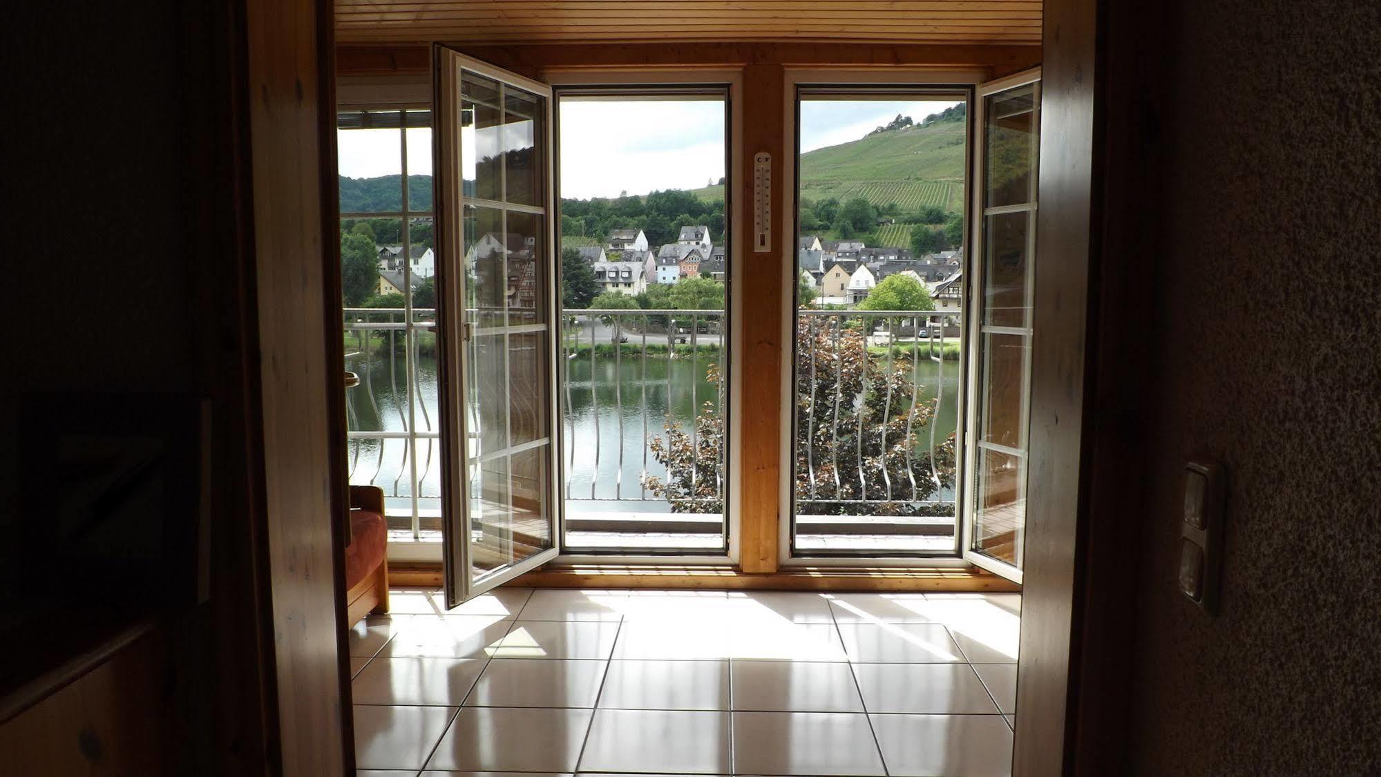 Апартаменты Mosel Panorama Целль-ан-дер-Мозель Экстерьер фото